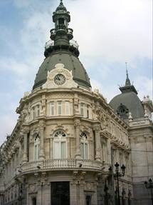 Vista lateral del Ayuntamiento de Cartagena
