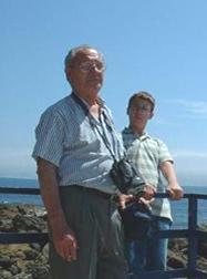 Con mi nieto Dani en el a�o 2.004, en Sanxenxo.